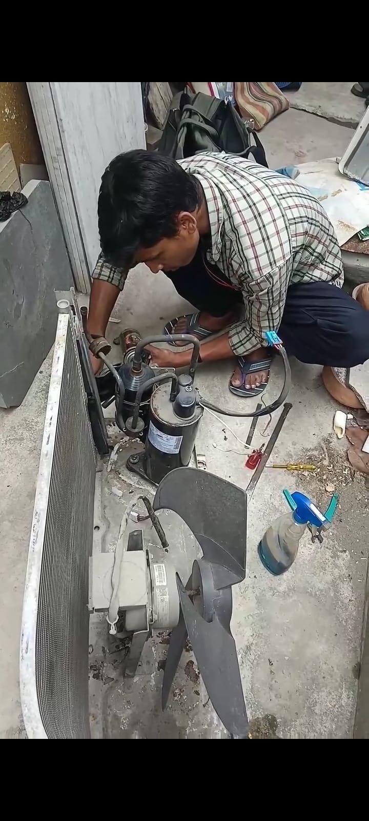 AC mechanic Mr. Soumen Mondal in Sonarpur 2